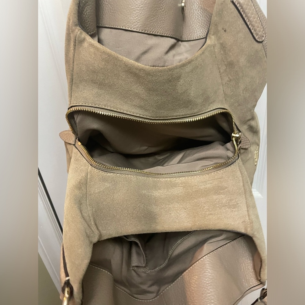 Coach Tan Hobo Bag with Pebbled Leather - Picture 4 of 5